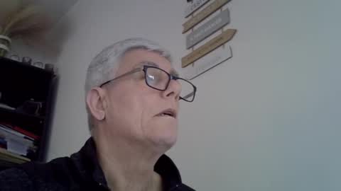 Snapshot of patrick5275 chatting on March 6, 5:22 pm patrick5275 online show from March 6, 5:22 pm