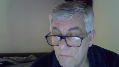 Snapshot of patrick5275 chatting on January 17, 5:32 am patrick5275 online show from January 17, 5:32 am