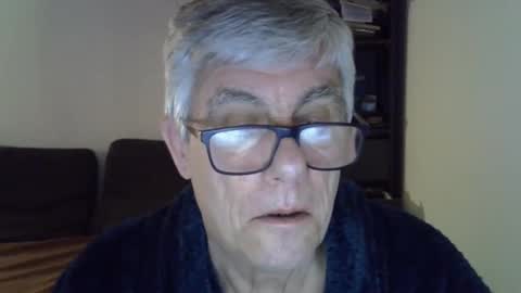 Snapshot of patrick5275 chatting on February 6, 7:02 am patrick5275 online show from February 6, 7:02 am
