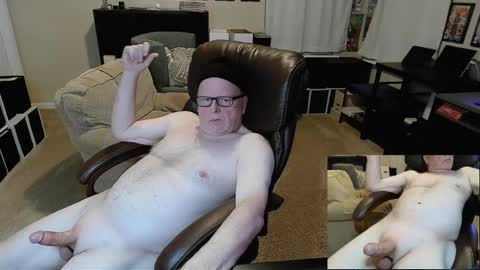 Snapshot of patrickstroking chatting on January 11, 12:33 am patrickstroking online show from January 11, 12:33 am