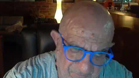 Snapshot of patvac chatting on February 24, 12:26 pm patvac online show from February 24, 12:26 pm