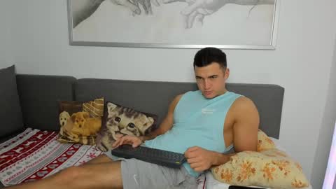 Snapshot of paulblack021 chatting on December 11, 11:54 pm paulblack021 online show from December 11, 11:54 pm
