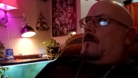 Snapshot of paulizme chatting on February 19, 3:38 pm paulizme online show from February 19, 3:38 pm