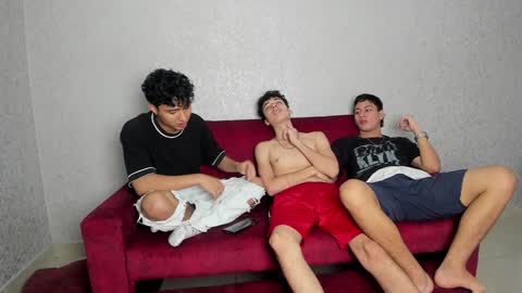 CAIN-19  ALLEN-18 RONALD-18 AUSTIN-18 MOD DANTE online show from January 8, 8:50 pm