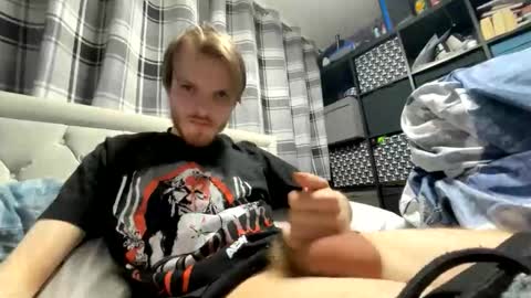 Penguin online show from April 28, 7:40 pm