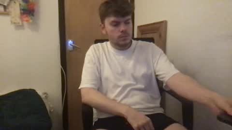 pennguin00 online show from December 31, 5:40 pm