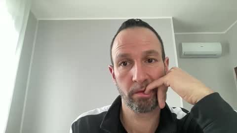Snapshot of peppinslosqualo chatting on February 9, 1:03 pm peppinslosqualo online show from February 9, 1:03 pm