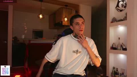 Snapshot of perceo09 chatting on October 3, 9:42 pm giovanny or andres you decide online show from October 3, 9:42 pm