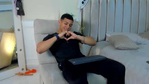 percy_god online show from October 24, 9:27 pm