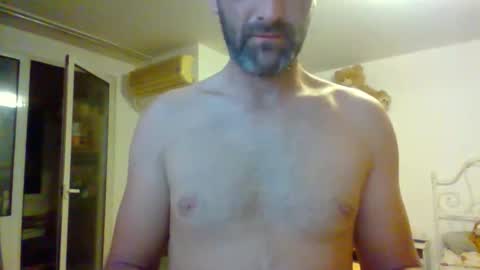 Snapshot of peshtic20 chatting on October 3, 3:11 am peshtic20 online show from October 3, 3:11 am