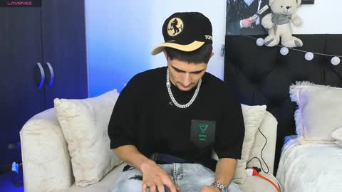 Snapshot of philiprich chatting on January 10, 8:04 pm philiprich online show from January 10, 8:04 pm
