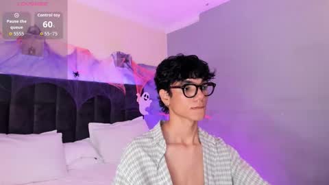 Phillip online show from October 13, 10:27 pm