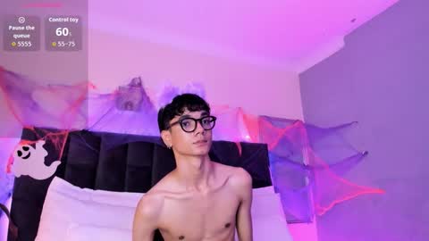 Phillip online show from October 31, 11:41 pm