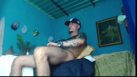 Snapshot of phlilloyhighclouds chatting on January 10, 9:53 pm phlilloyhighclouds online show from January 10, 9:53 pm