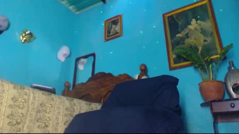 Snapshot of phlilloyhighclouds chatting on January 20, 1:42 pm phlilloyhighclouds online show from January 20, 1:42 pm