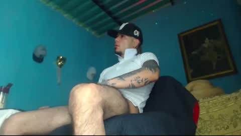 Snapshot of phlilloyhighclouds chatting on December 31, 9:42 am phlilloyhighclouds online show from December 31, 9:42 am