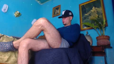 Snapshot of phlilloyhighclouds chatting on January 26, 9:08 am phlilloyhighclouds online show from January 26, 9:08 am