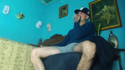 Snapshot of phlilloyhighclouds chatting on January 25, 12:37 pm phlilloyhighclouds online show from January 25, 12:37 pm