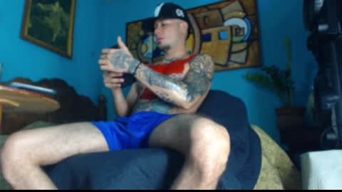 Snapshot of phlilloyhighclouds chatting on February 19, 12:33 pm phlilloyhighclouds online show from February 19, 12:33 pm