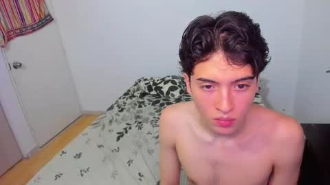 picaszomilos350 online show from March 4, 10:33 am