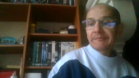 Snapshot of pichoun71 chatting on December 7, 8:00 am pichoun71 online show from December 7, 8:00 am