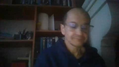 Snapshot of pichoun71 chatting on December 28, 7:33 am pichoun71 online show from December 28, 7:33 am