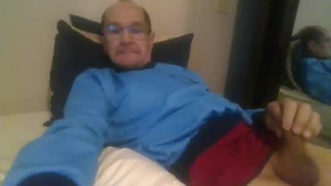 Snapshot of pichoun71 chatting on January 12, 7:43 am pichoun71 online show from January 12, 7:43 am