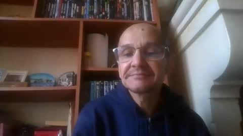 Snapshot of pichoun71 chatting on December 14, 8:34 am pichoun71 online show from December 14, 8:34 am