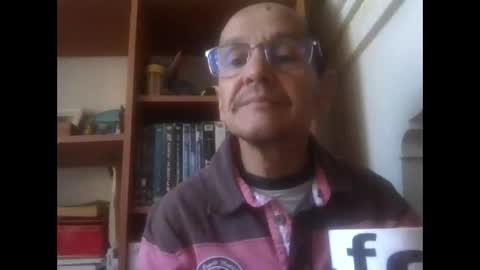 Snapshot of pichoun71 chatting on October 10, 7:35 am pichoun71 online show from October 10, 7:35 am