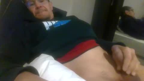 Snapshot of pichoun71 chatting on January 3, 7:49 am pichoun71 online show from January 3, 7:49 am