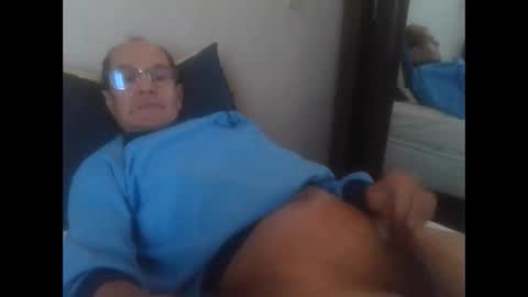 Snapshot of pichoun71 chatting on October 4, 7:57 am pichoun71 online show from October 4, 7:57 am