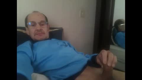 Snapshot of pichoun71 chatting on February 23, 7:28 am pichoun71 online show from February 23, 7:28 am