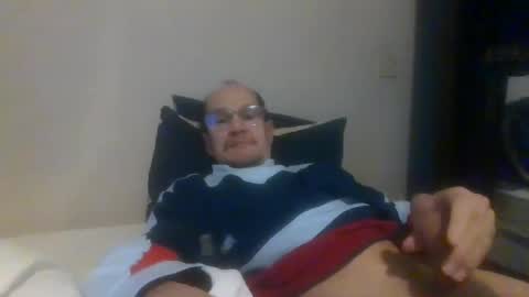 Snapshot of pichoun71 chatting on January 17, 7:51 am pichoun71 online show from January 17, 7:51 am