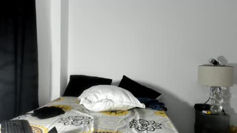 pikoro_gomez online show from December 17, 1:24 am