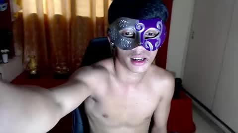 Snapshot of pinoyhotprincexxx chatting on October 29, 7:33 am pinoyhotprincexxx online show from October 29, 7:33 am