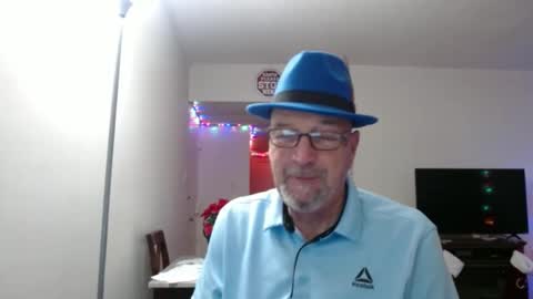 Snapshot of pipewizard chatting on December 12, 12:27 am pipewizard online show from December 12, 12:27 am