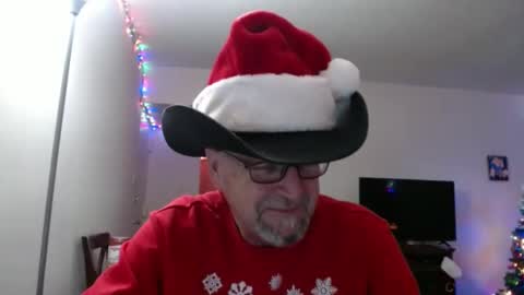 Snapshot of pipewizard chatting on December 16, 12:26 am pipewizard online show from December 16, 12:26 am