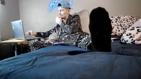 pippylongdickin online show from December 17, 4:53 am