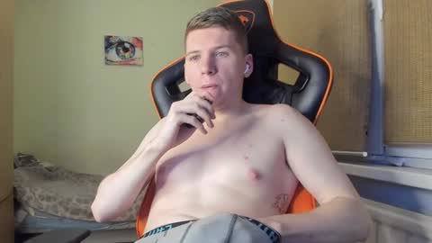 Pierre online show from December 31, 2:51 am