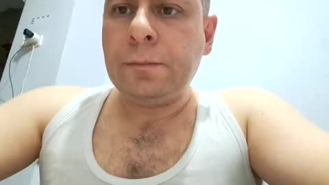 Snapshot of pixel53 chatting on December 28, 9:08 pm Gkay53 online show from December 28, 9:08 pm