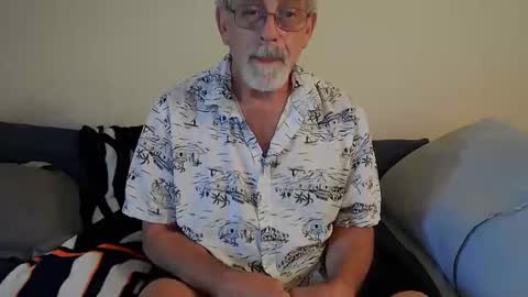 Snapshot of pjdaddjo775 chatting on September 19, 4:18 pm pjdaddjo775 online show from September 19, 4:18 pm