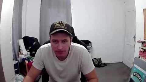 plkrisztian online show from October 8, 7:35 am