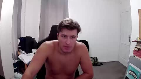 plkrisztian online show from September 24, 12:47 pm
