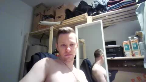 pommesmiteiscreme online show from February 15, 2:07 am