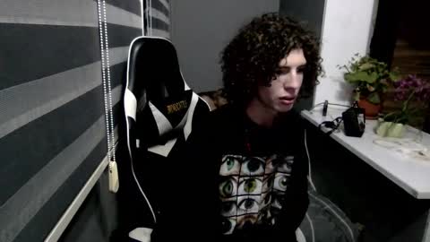 aleks ness online show from November 23, 12:27 pm