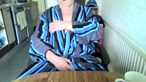 Snapshot of poshman65 chatting on December 26, 9:33 am poshman65 online show from December 26, 9:33 am
