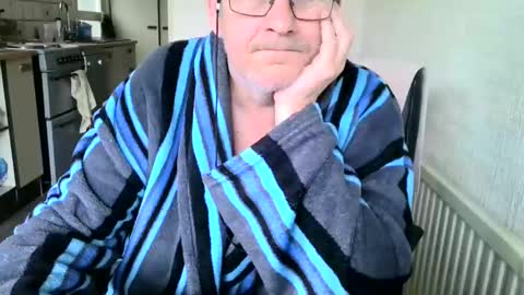 Snapshot of poshman65 chatting on December 16, 10:18 am poshman65 online show from December 16, 10:18 am
