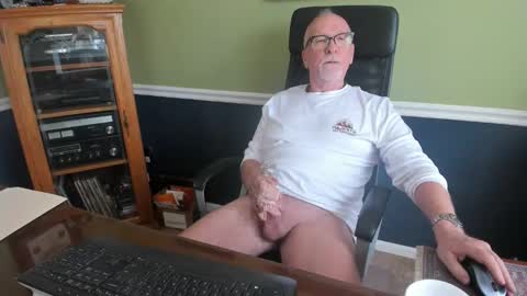 Snapshot of poundinmycock4u chatting on February 13, 8:45 pm PoundinMyCock4U online show from February 13, 8:45 pm