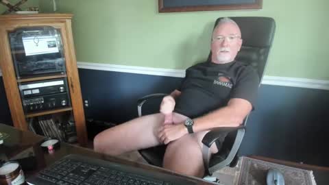 Snapshot of poundinmycock4u chatting on September 29, 5:09 pm PoundinMyCock4U online show from September 29, 5:09 pm