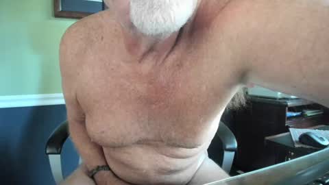 Snapshot of poundinmycock4u chatting on October 10, 3:39 pm PoundinMyCock4U online show from October 10, 3:39 pm